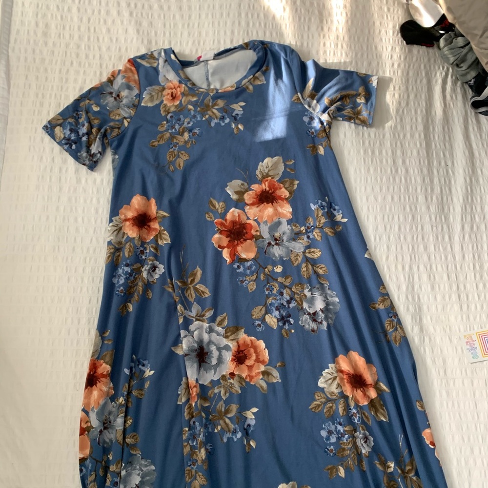 •mid floral dress•